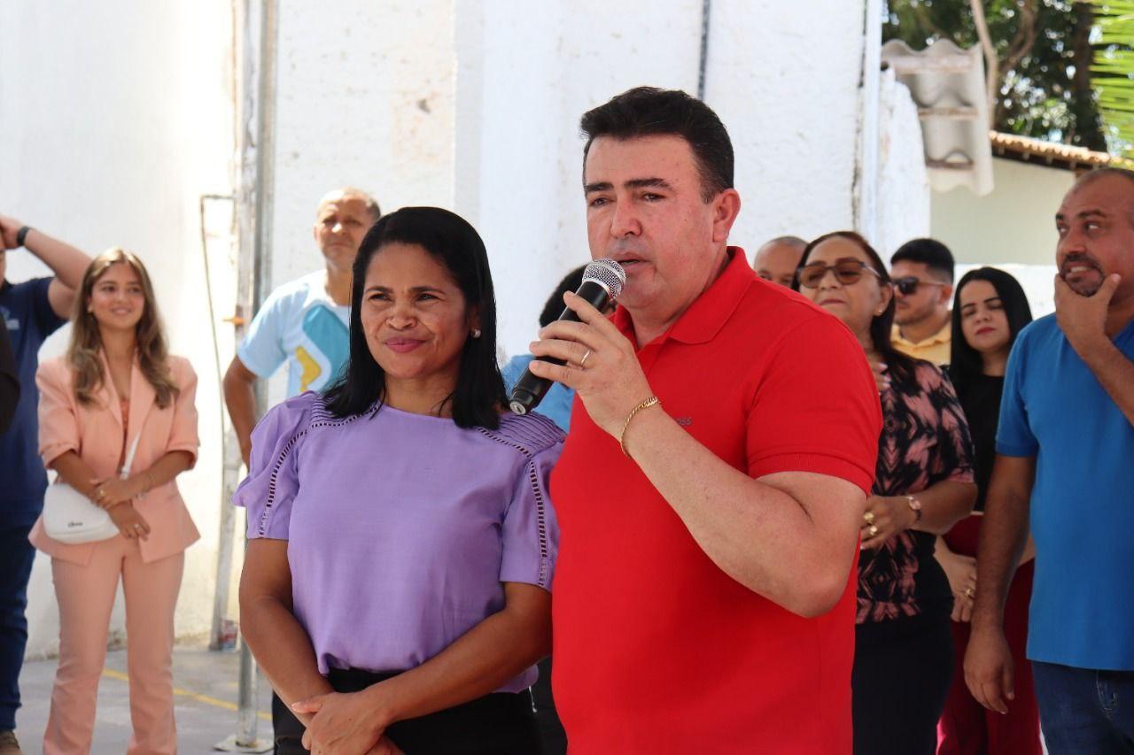 Prefeito Edvan Brandão entrega duas escolas reformadas e climatizadas no povoado Aldeia do Odino 