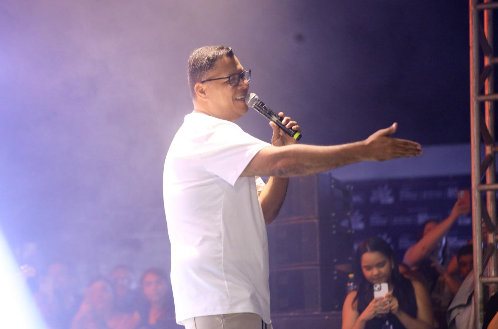 Prefeitura de Bacabal promove o Gospel Fest e leva milhares de pessoas ao Centro Cultural em noite de adoração Prefeitura de Bacabal promove o Gospel Fest e leva milhares de pessoas ao Centro Cultural em noite de adoração