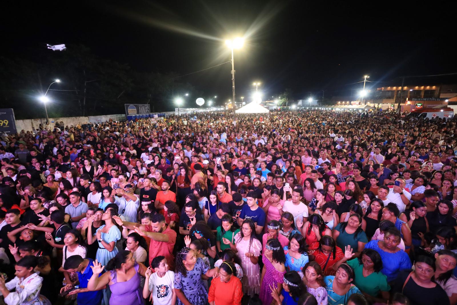 Prefeitura de Bacabal promove o Gospel Fest e leva milhares de pessoas ao Centro Cultural em noite de adoração Prefeitura de Bacabal promove o Gospel Fest e leva milhares de pessoas ao Centro Cultural em noite de adoração