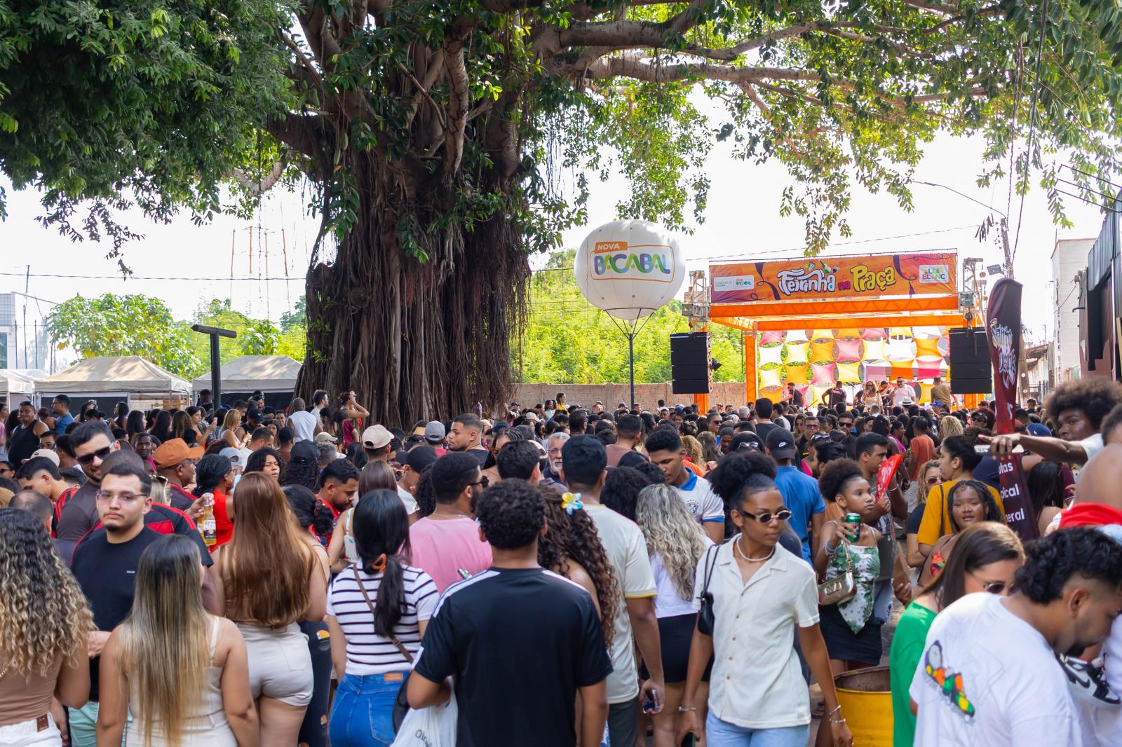 Primeira edição da “Feirinha na Praça” movimenta Bacabal com música, cultura e gastronomia Primeira edição da “Feirinha na Praça” movimenta Bacabal com música, cultura e gastronomia