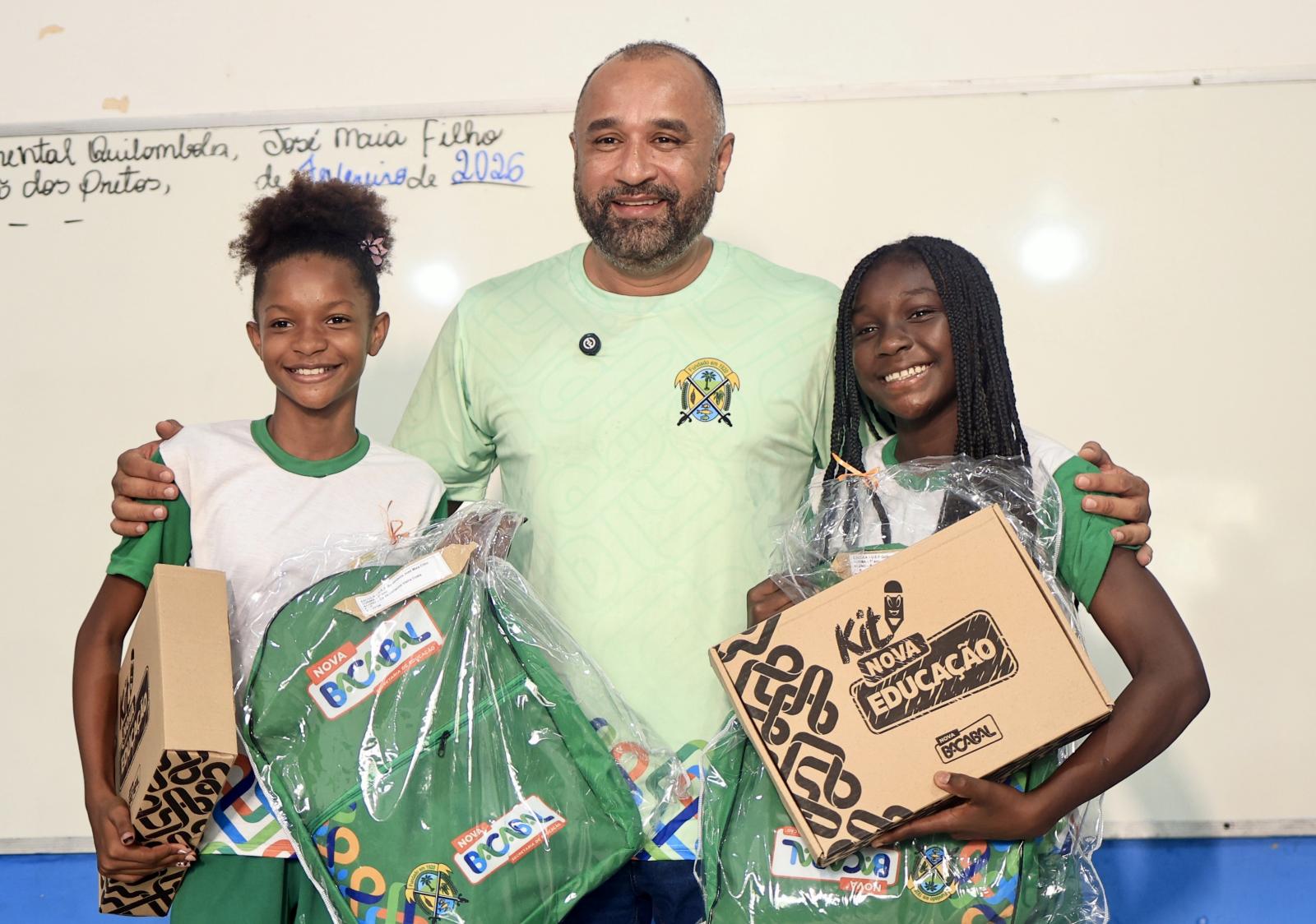 Alunos da zona rural de Bacabal também são contemplados com fardamento e material escolar