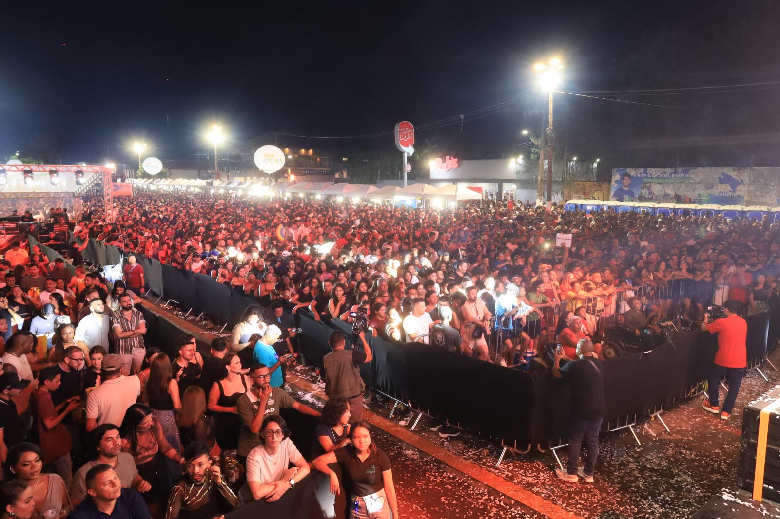Bacabal Fest 2026 abre com casa cheia, grandes shows e movimenta a economia de Bacabal Bacabal Fest 2026 abre com casa cheia, grandes shows e movimenta a economia de Bacabal